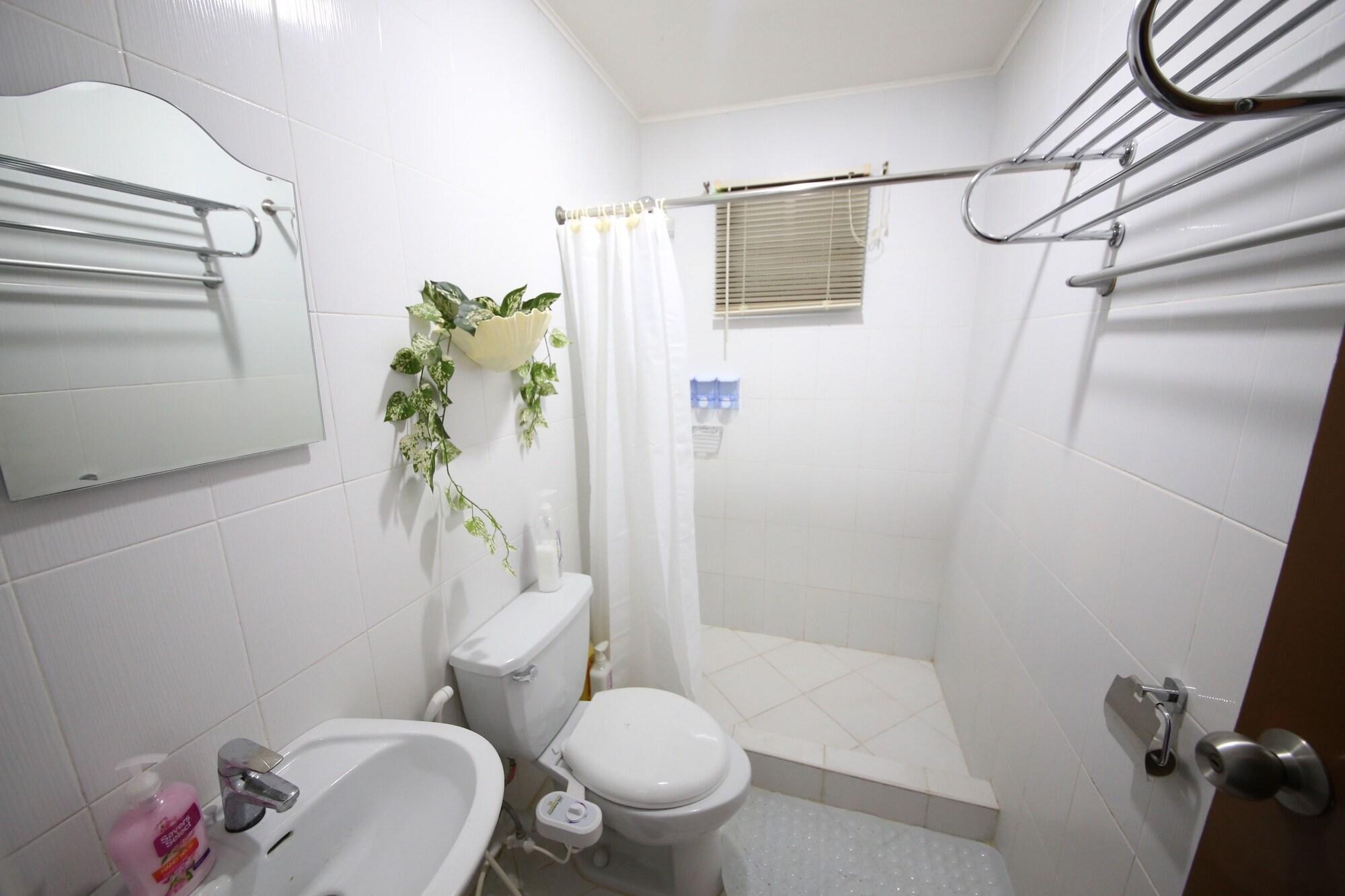 Dee Guesthouse White Sands Đảo Mactan Ngoại thất bức ảnh