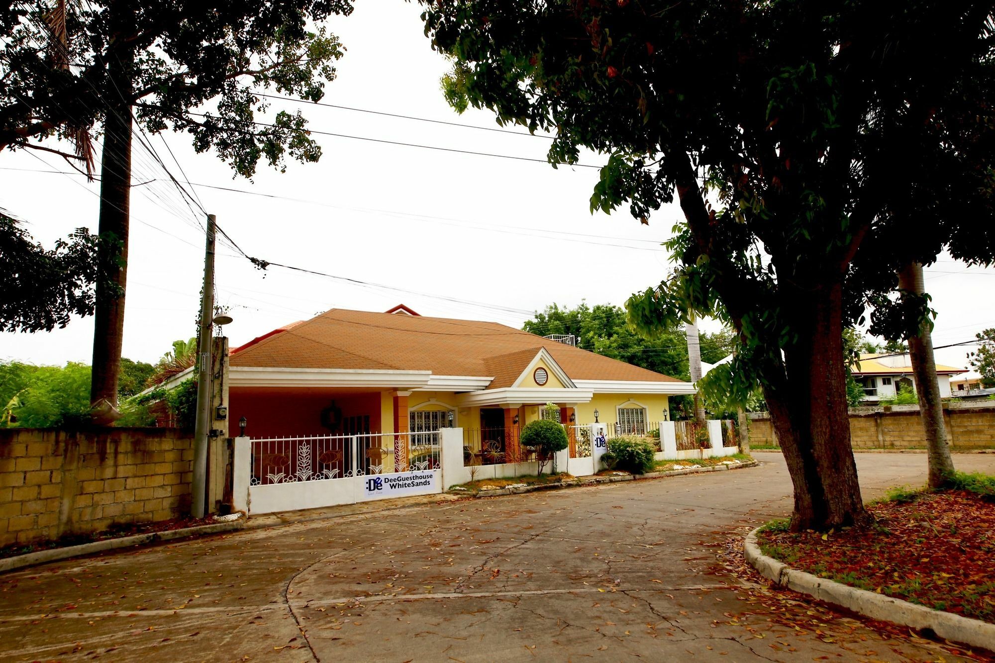 Dee Guesthouse White Sands Đảo Mactan Ngoại thất bức ảnh